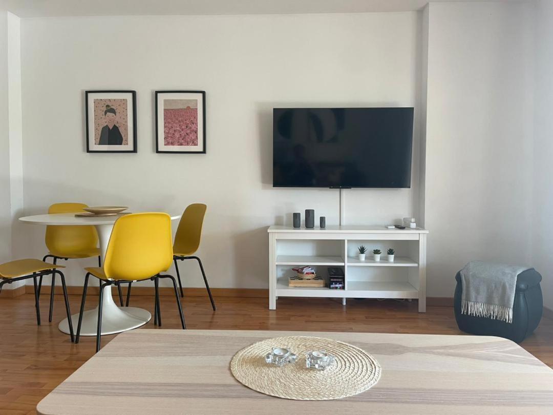Calido Apartamento Con Gran Terraza Y Vistas A 600 Metros Del Mar Benalmadena Exterior photo