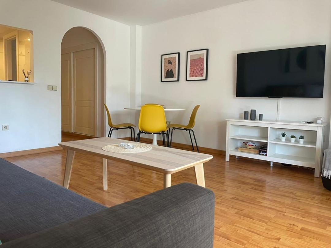 Calido Apartamento Con Gran Terraza Y Vistas A 600 Metros Del Mar Benalmadena Exterior photo